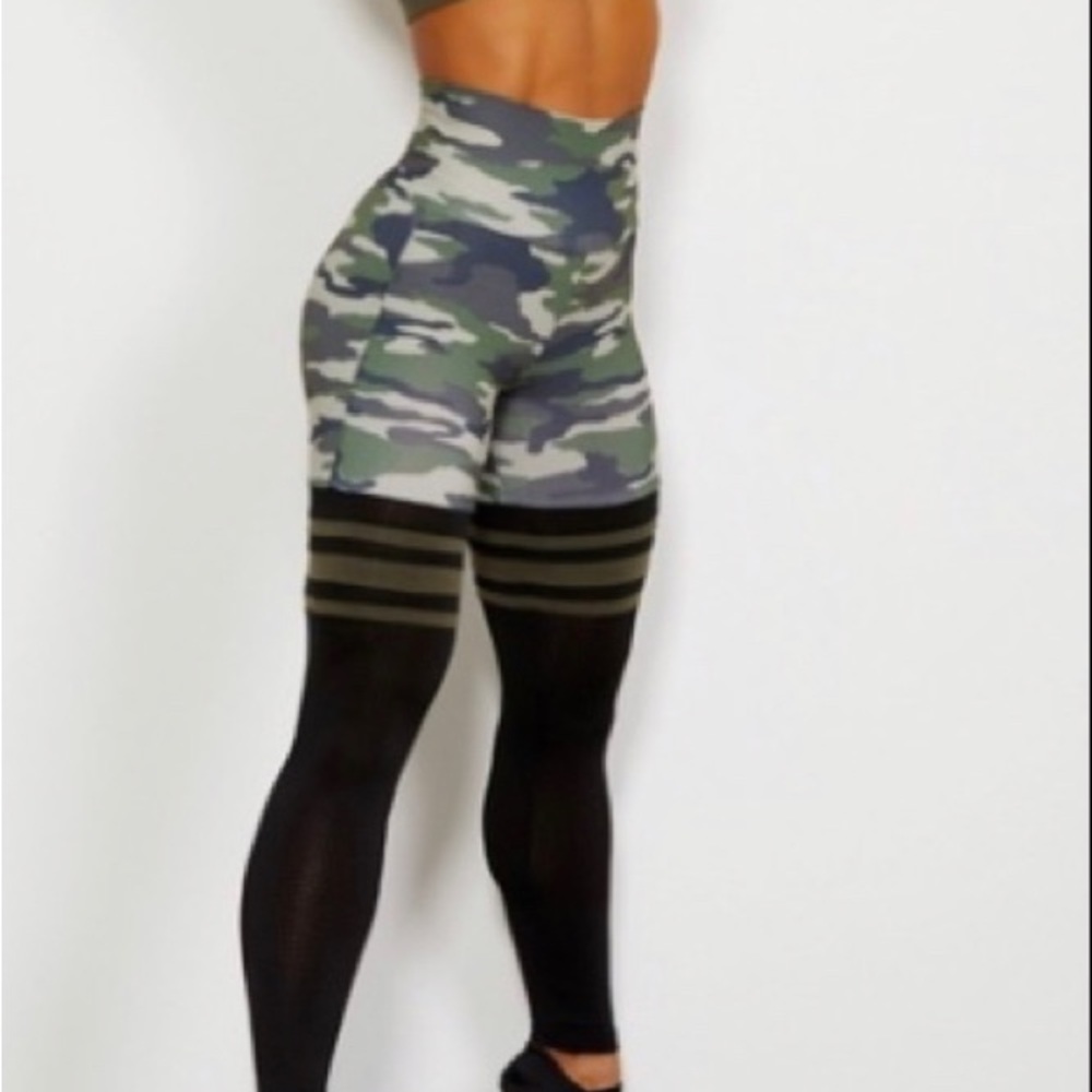 Bombshell army camo size small leggings